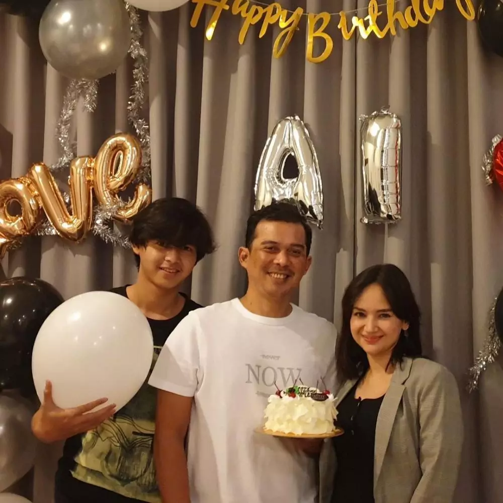 Momen harmonis rumah tangga Angelica Simperler Instagram