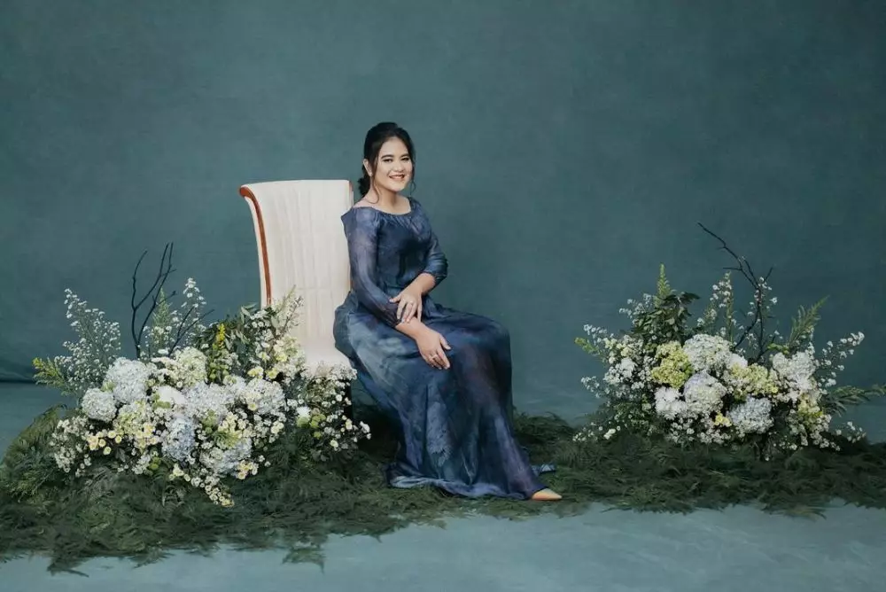 Pemotretan Kahiyang Ayu pakai gaun biru © Instagram