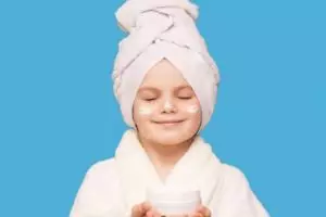 17 Rekomendasi skincare untuk anak 10 tahun, aman digunakan