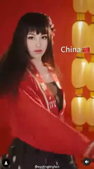 Editan foto Ayu Ting Ting versi berbagai negara © Instagram Editan foto Ayu Ting Ting versi berbagai negara © Instagram