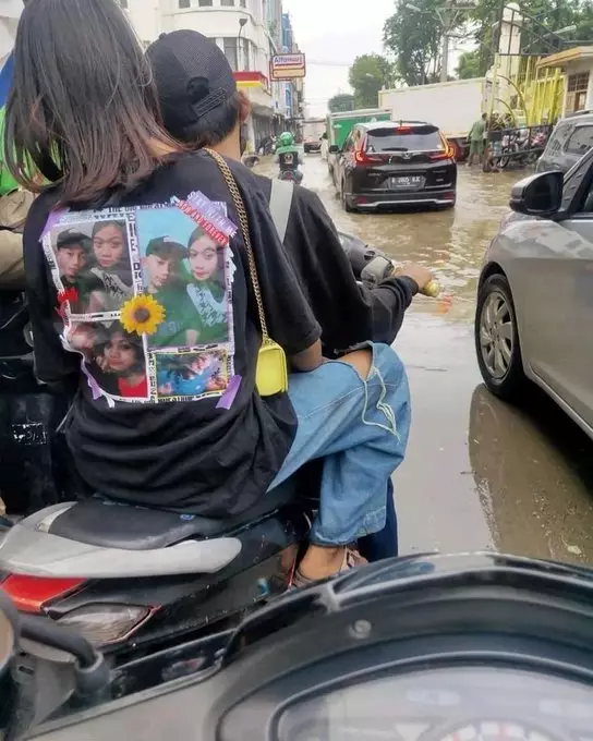 cewek kalau dibonceng cowok © berbagai sumber cewek kalau dibonceng cowok © berbagai sumber