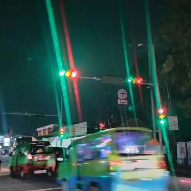 penampakan di tengah jalan lucu © berbagai sumber penampakan di tengah jalan lucu © berbagai sumber