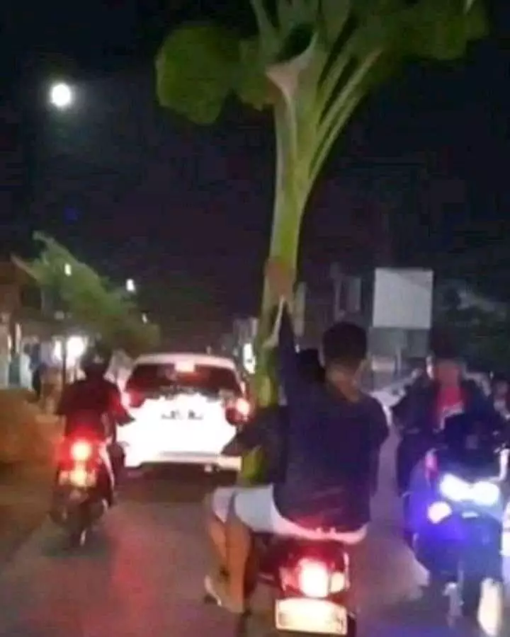 potret orang harus susah payah © Instagram