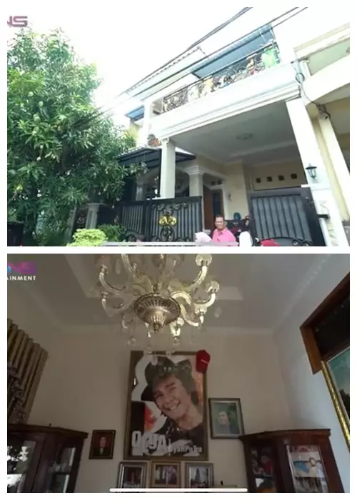 rumah orang tua seleb di kampung Berbagai sumber