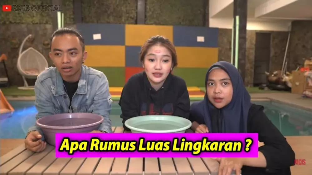Bikin konten bareng, ini 9 momen kompak Ria Ricis & Chandrika Chika berbagai sumber