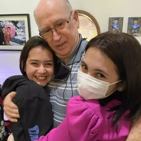 momen manis Sandrinna Michelle dan ayahnya © Instagram momen manis Sandrinna Michelle dan ayahnya © Instagram