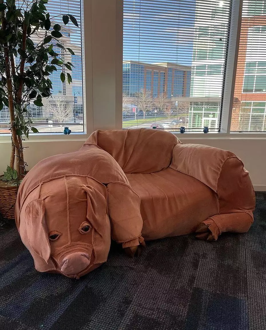 desain nyeleneh sofa rumah © berbagai sumber