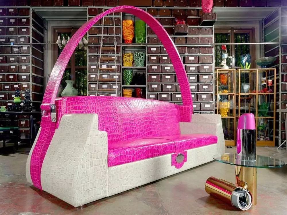 desain nyeleneh sofa rumah © berbagai sumber