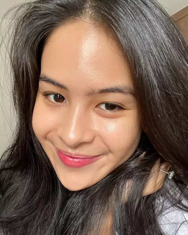 Potret natural Maudy Ayunda tanpa makeup © Instagram Potret natural Maudy Ayunda tanpa makeup © Instagram