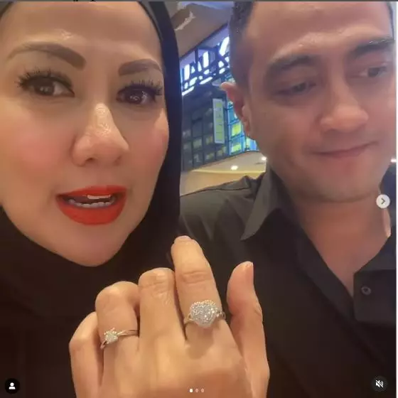 Venna Melinda dan Ferry Irawan beli cincin Berbagai sumber