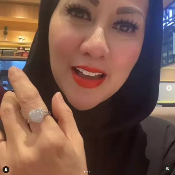 Venna Melinda dan Ferry Irawan beli cincin Berbagai sumber