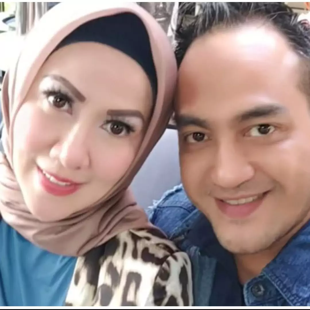 5 Momen Venna Melinda &amp; Ferry Irawan beli cincin, pilih berlian langka