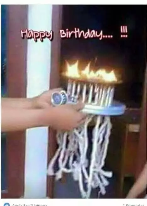 merayakan momen spesial tapi malah lucu © berbagai sumber merayakan momen spesial tapi malah lucu © berbagai sumber