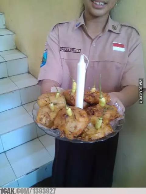 merayakan momen spesial tapi malah lucu © berbagai sumber merayakan momen spesial tapi malah lucu © berbagai sumber