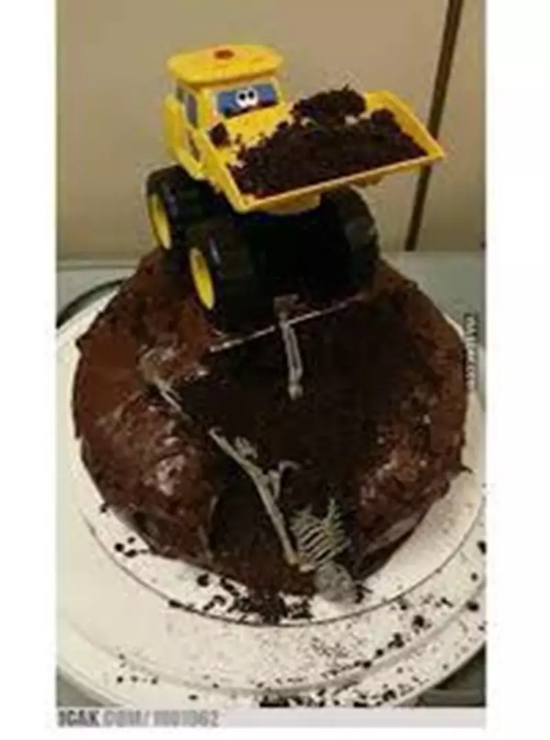 merayakan momen spesial tapi malah lucu © berbagai sumber merayakan momen spesial tapi malah lucu © berbagai sumber