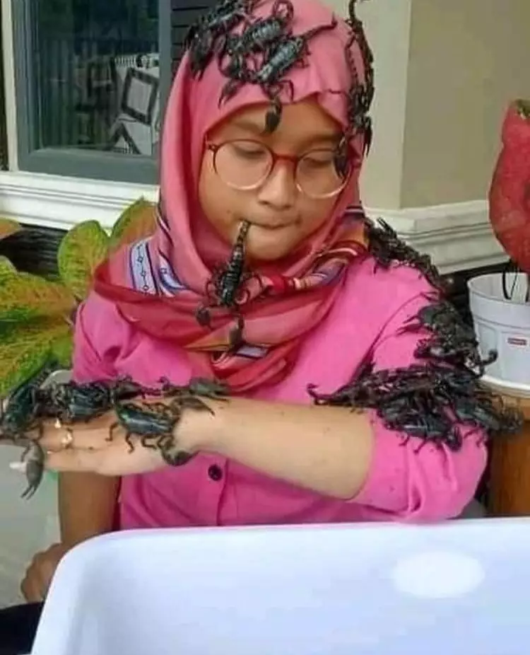 momen ibu di tempat umum malah kocak © berbagai sumber