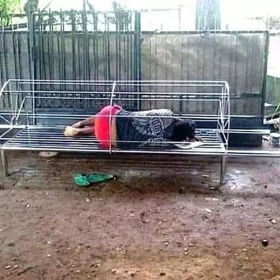 tempat buat nyantai lucu abis © berbagai sumber