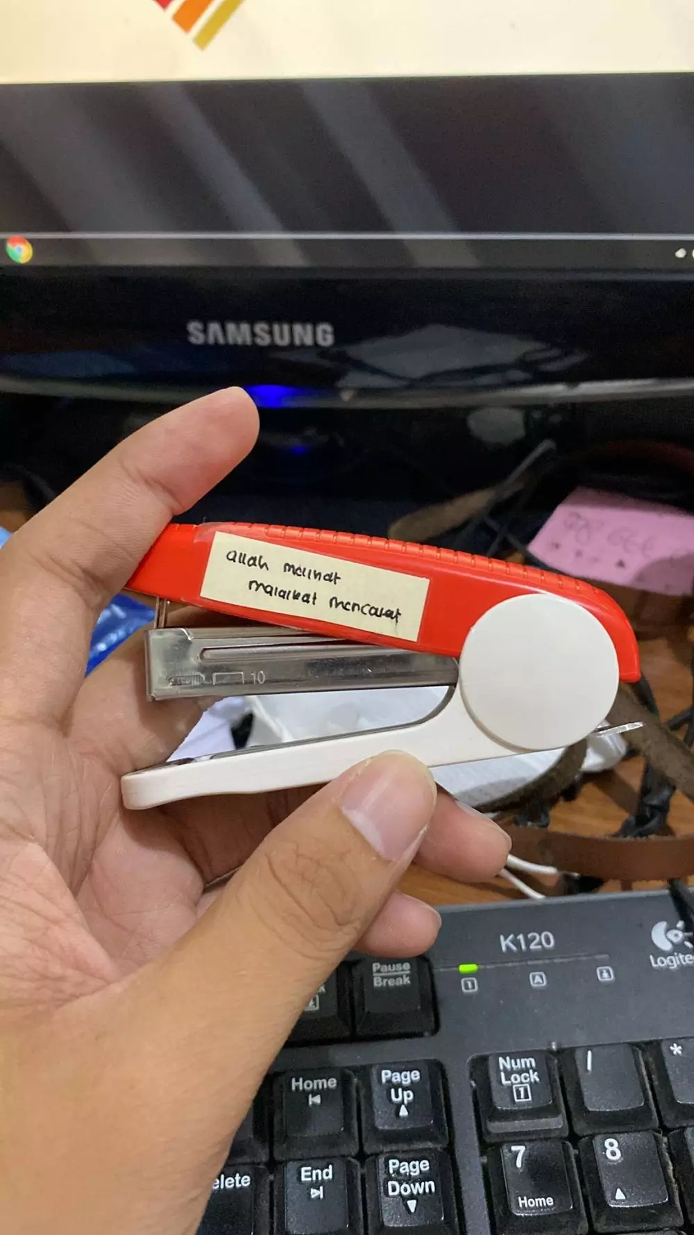 tulisan lucu buat amanin barang © berbagai sumber tulisan lucu buat amanin barang © berbagai sumber