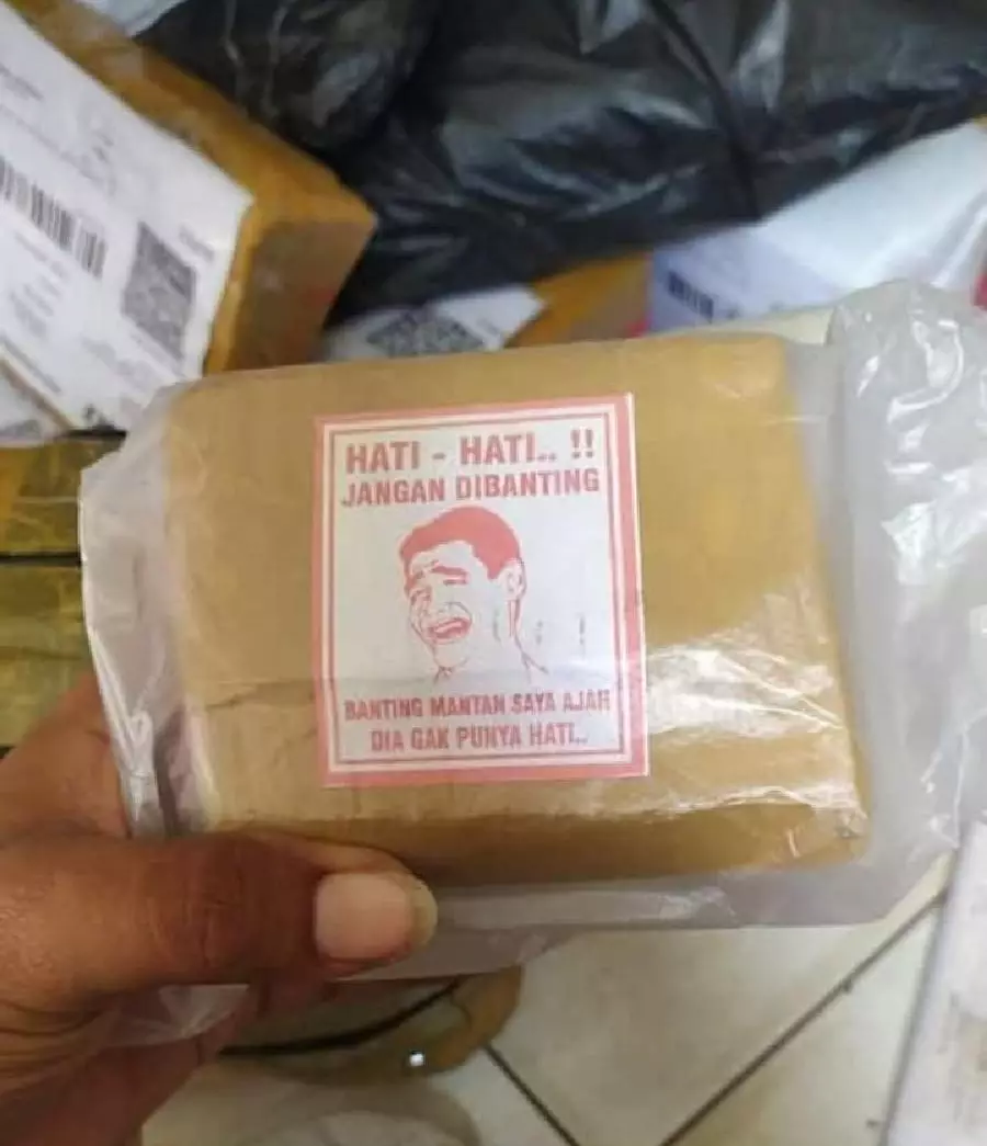 tulisan lucu buat amanin barang © berbagai sumber tulisan lucu buat amanin barang © berbagai sumber