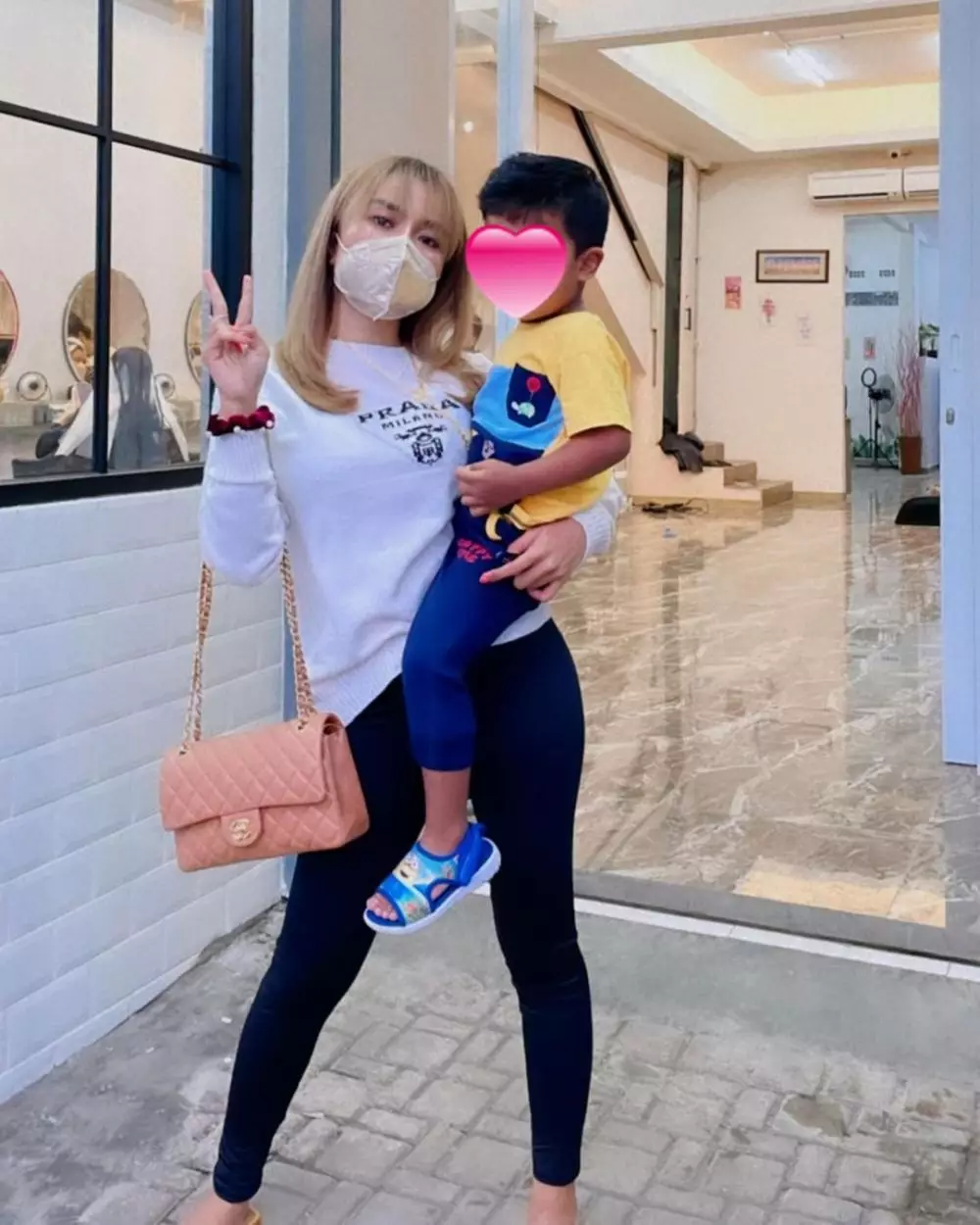 Penampilan terbaru Medina Zein usai lepas hijab Instagram