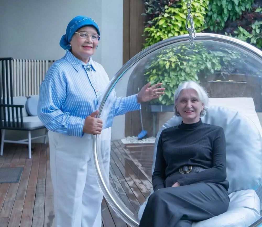 momen titi kamal bertemu mertua bule © instagram