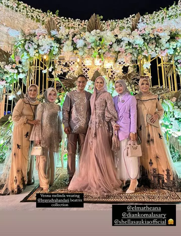 gaya seleb di lamaran venna melinda © instagram