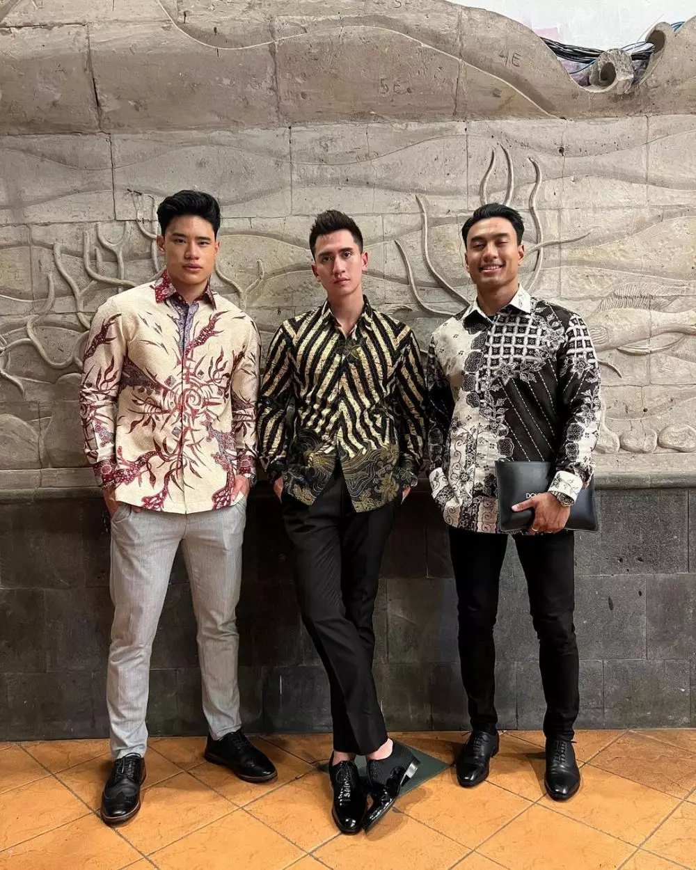 gaya seleb di lamaran venna melinda © instagram