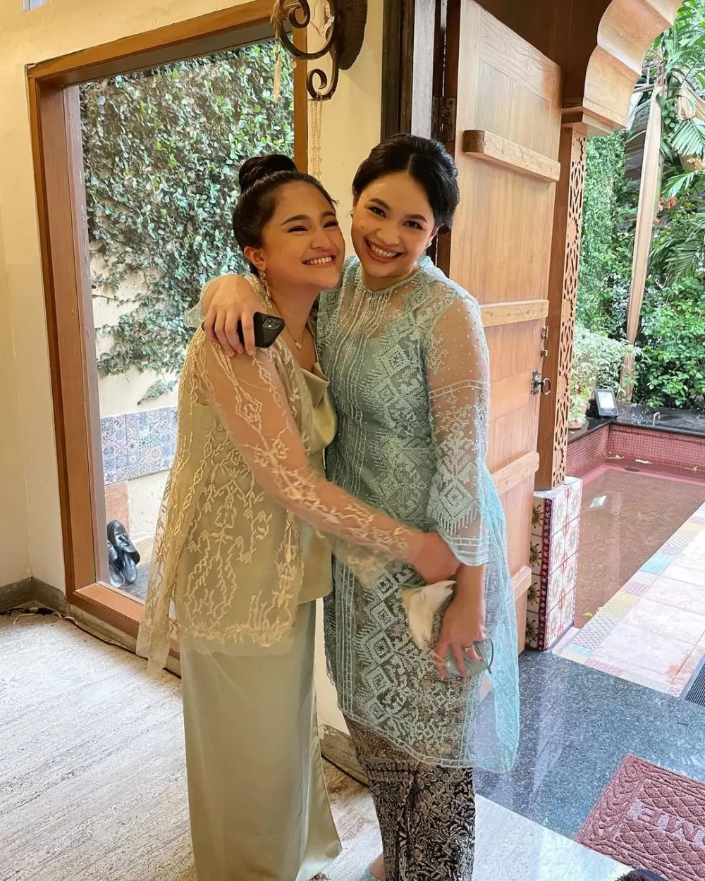 momen lamaran adik marshanda © instagram momen lamaran adik marshanda © instagram