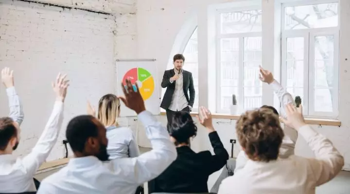 Contoh teks pembawa acara  © 2022 berbagai sumber 