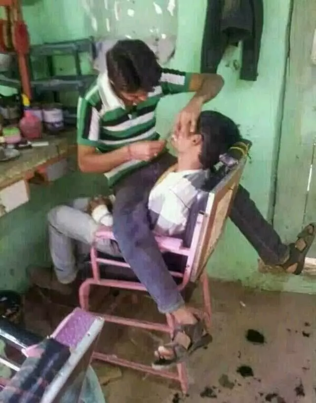 momen apes di salon aneh-aneh aja © berbagai sumber