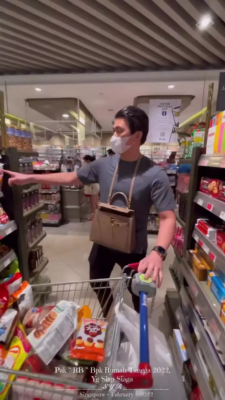 momen reino barack temani syahrini belanja © instagram