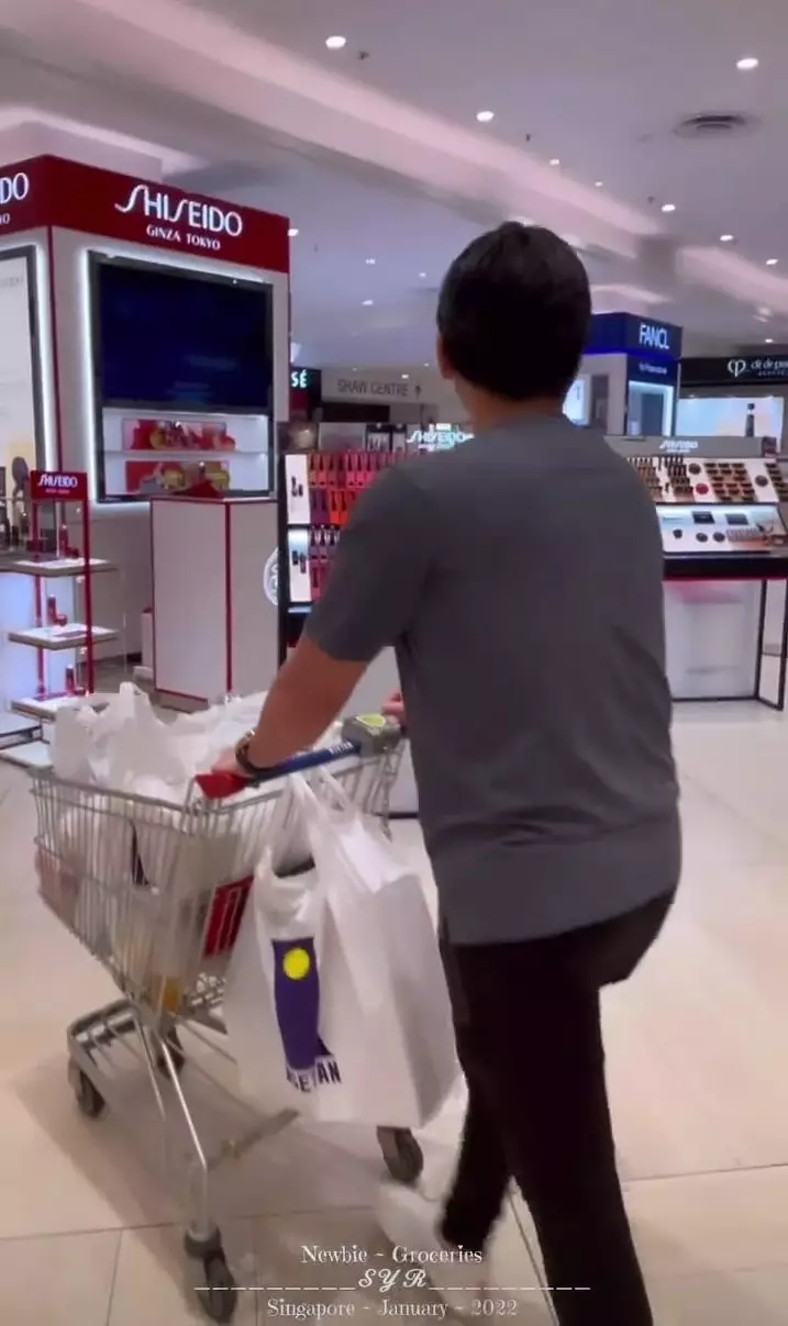 momen reino barack temani syahrini belanja © instagram