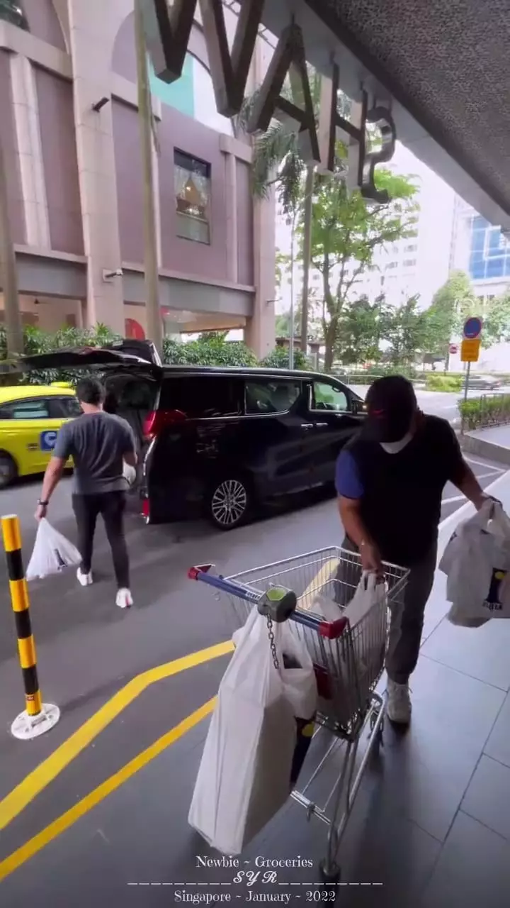 momen reino barack temani syahrini belanja © instagram