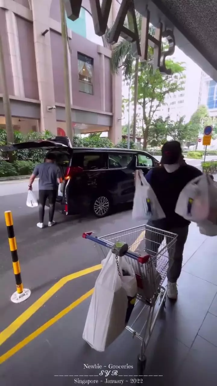 momen reino barack temani syahrini belanja © instagram