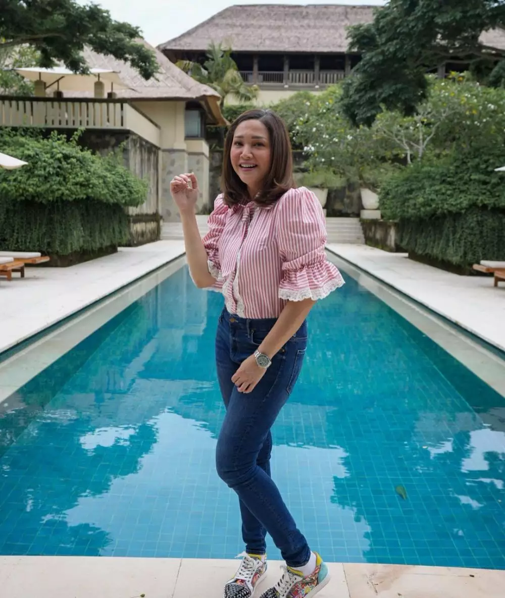 penyanyi berambut pendek Instagram