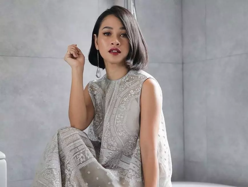 penyanyi berambut pendek Instagram