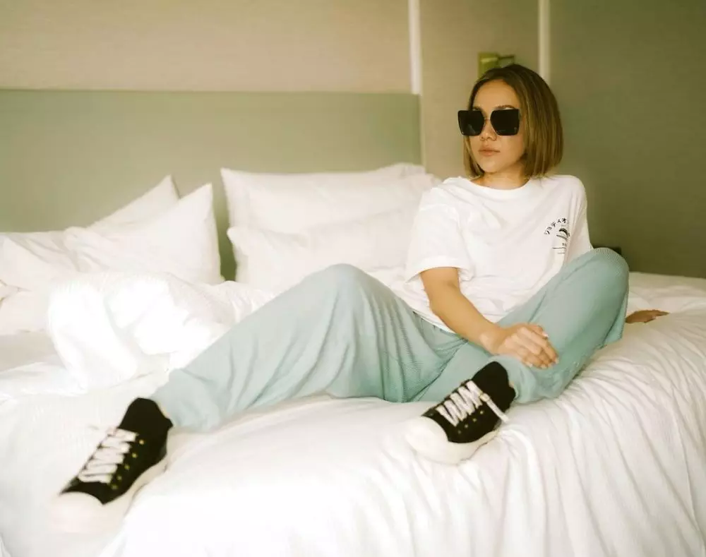 penyanyi berambut pendek Instagram