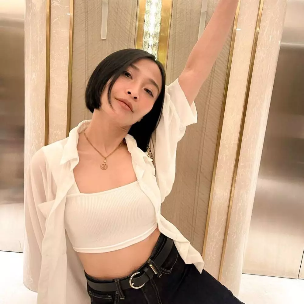 penyanyi berambut pendek Instagram