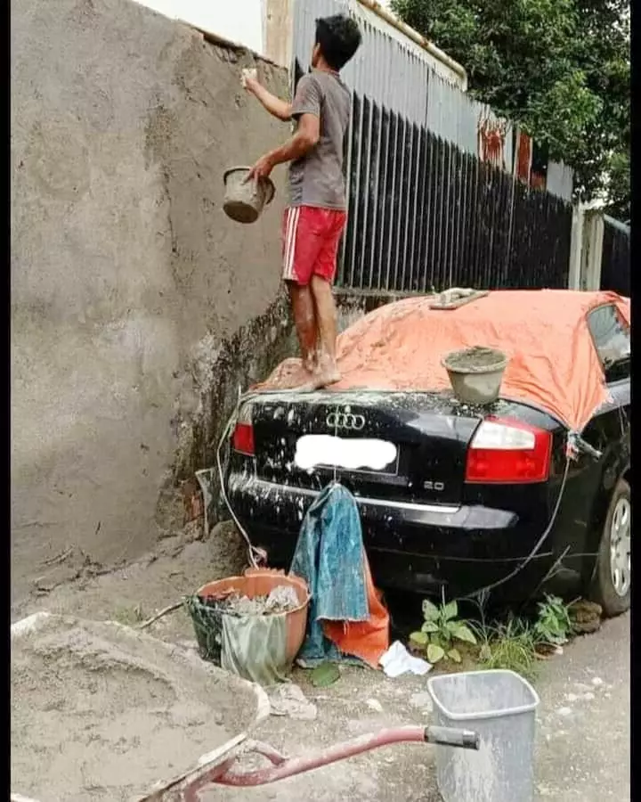 momen apes lagi parkir bingungin © berbagai sumber