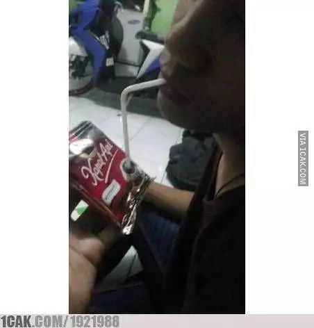 momen orang ngopi lucu tingkahnya © 1cak.com momen orang ngopi lucu tingkahnya © 1cak.com