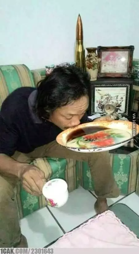 momen orang ngopi lucu tingkahnya © 1cak.com momen orang ngopi lucu tingkahnya © 1cak.com