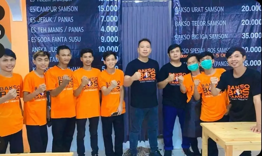 Seleb ini ternyata punya kedai bakso Instagram