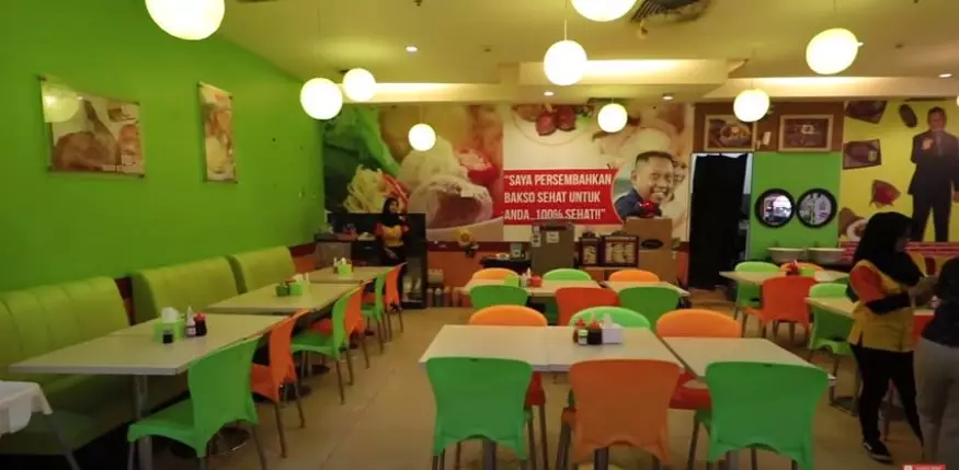 Seleb ini ternyata punya kedai bakso Instagram