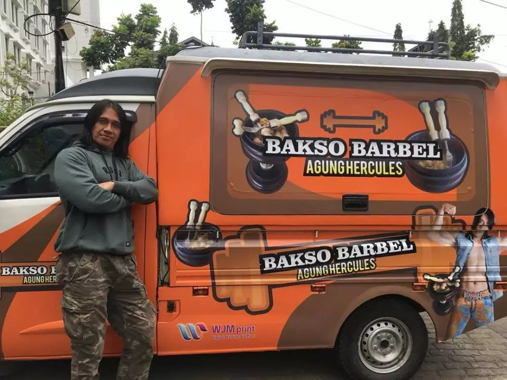 Seleb ini ternyata punya kedai bakso Instagram