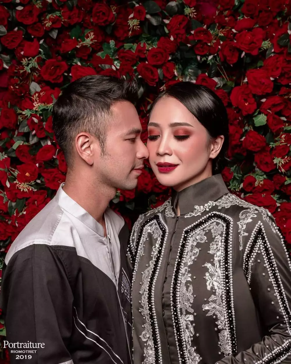 Crazy rich dan pasangan Berbagai sumber