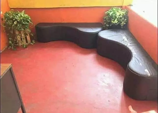 benda disuguhkan ke tamu lucu © berbagai sumber