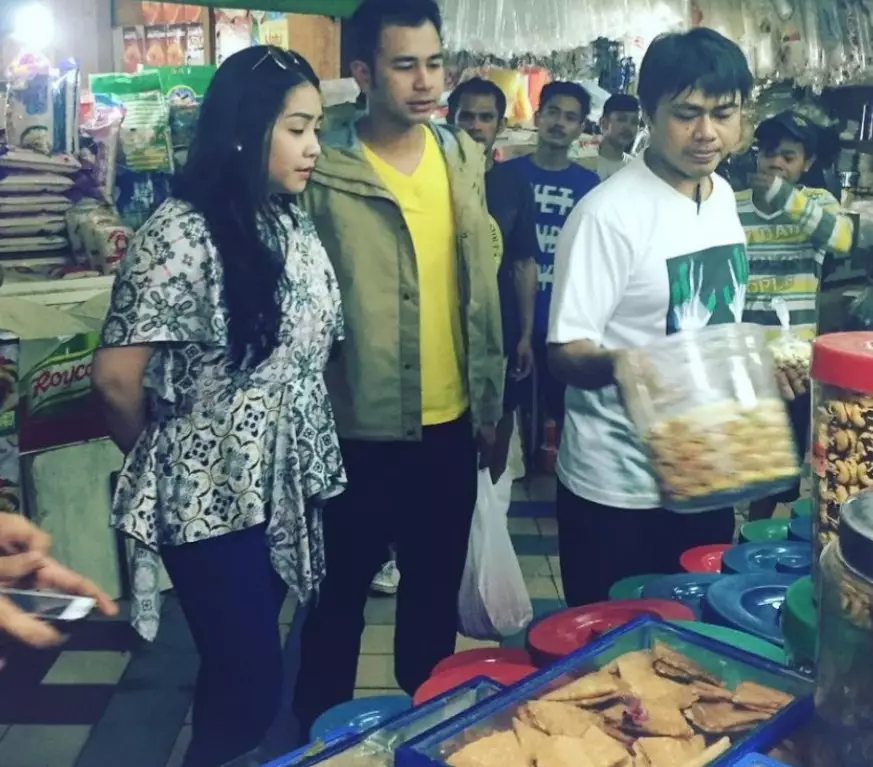 seleb temani istri belanja Instagram