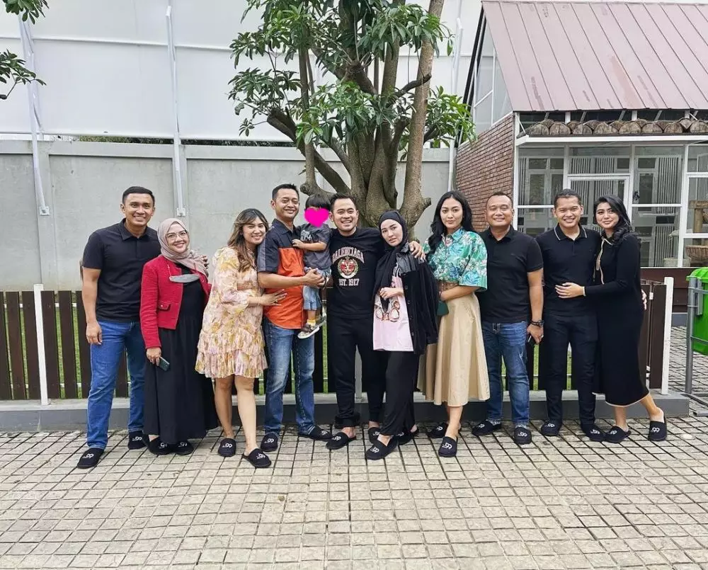 pesona Briptu Eka tunjukkan baby bump Instagram