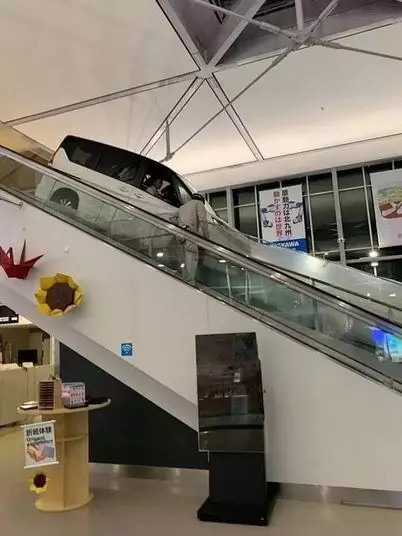 momen orang ke mal malah lucu © 1cak.com momen orang ke mal malah lucu © 1cak.com