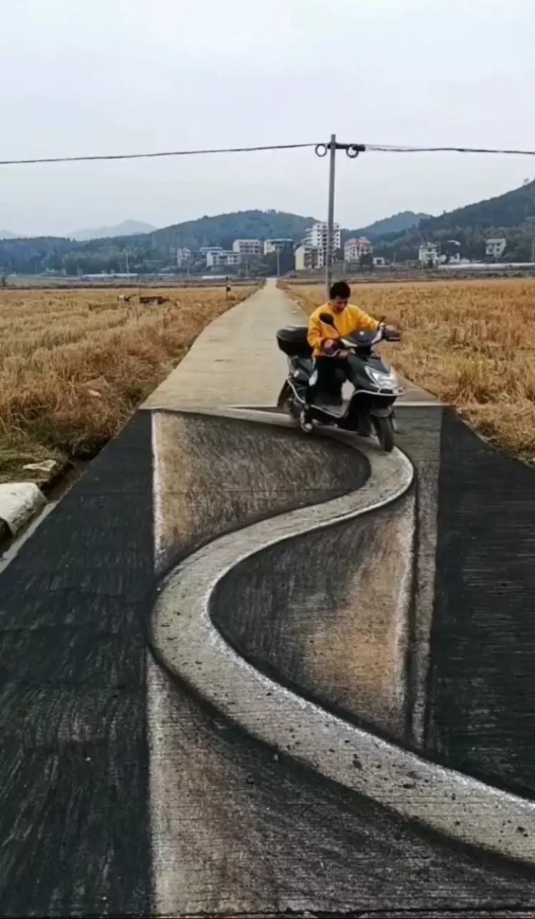 penampakan di jalan bikin mikir mau lewat © Instagram penampakan di jalan bikin mikir mau lewat © Instagram